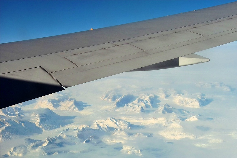 Flug über Schneelandschaften