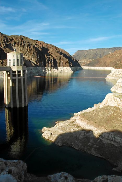 Blick vom Hoover Damm auf Lake Mead