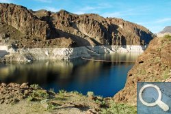H&ouml;chster Wasserspiegel des Lake Mead ist an der wei&szlig;en Kante zu sehen