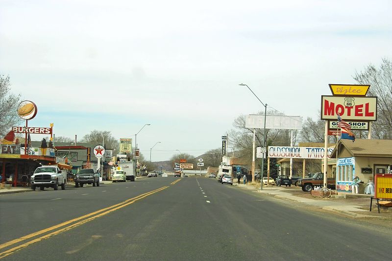 auch diese Stadt lebt von der Route 66 Nostalgie - einfach mal die Schilder zählen :) auch diese Stadt lebt von der Route 66 Nostalgie - einfach mal die Schilder zählen :)