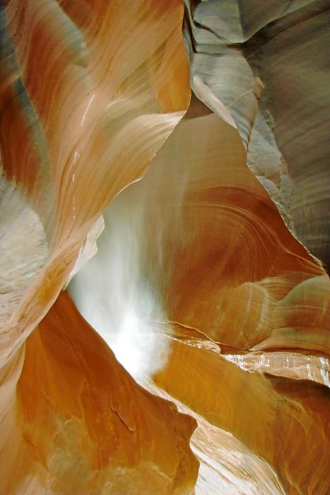 je nach Standpunkt andere Farben im Slot Canyon